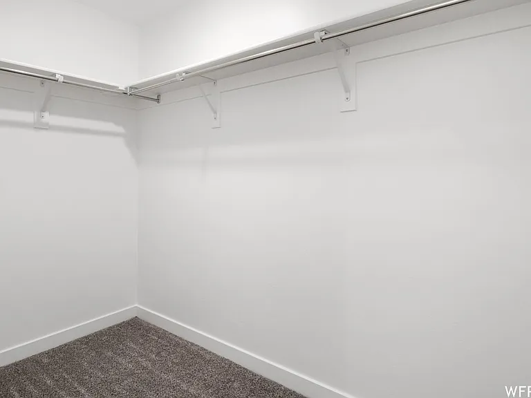 1077 Jack Dr — Photo 4