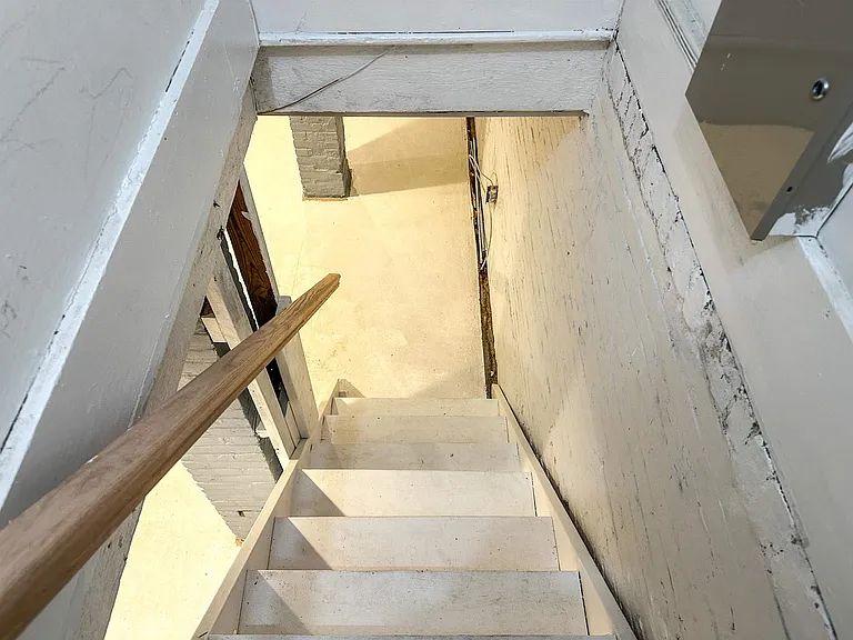 18 Howard Pl #1 — Photo 17