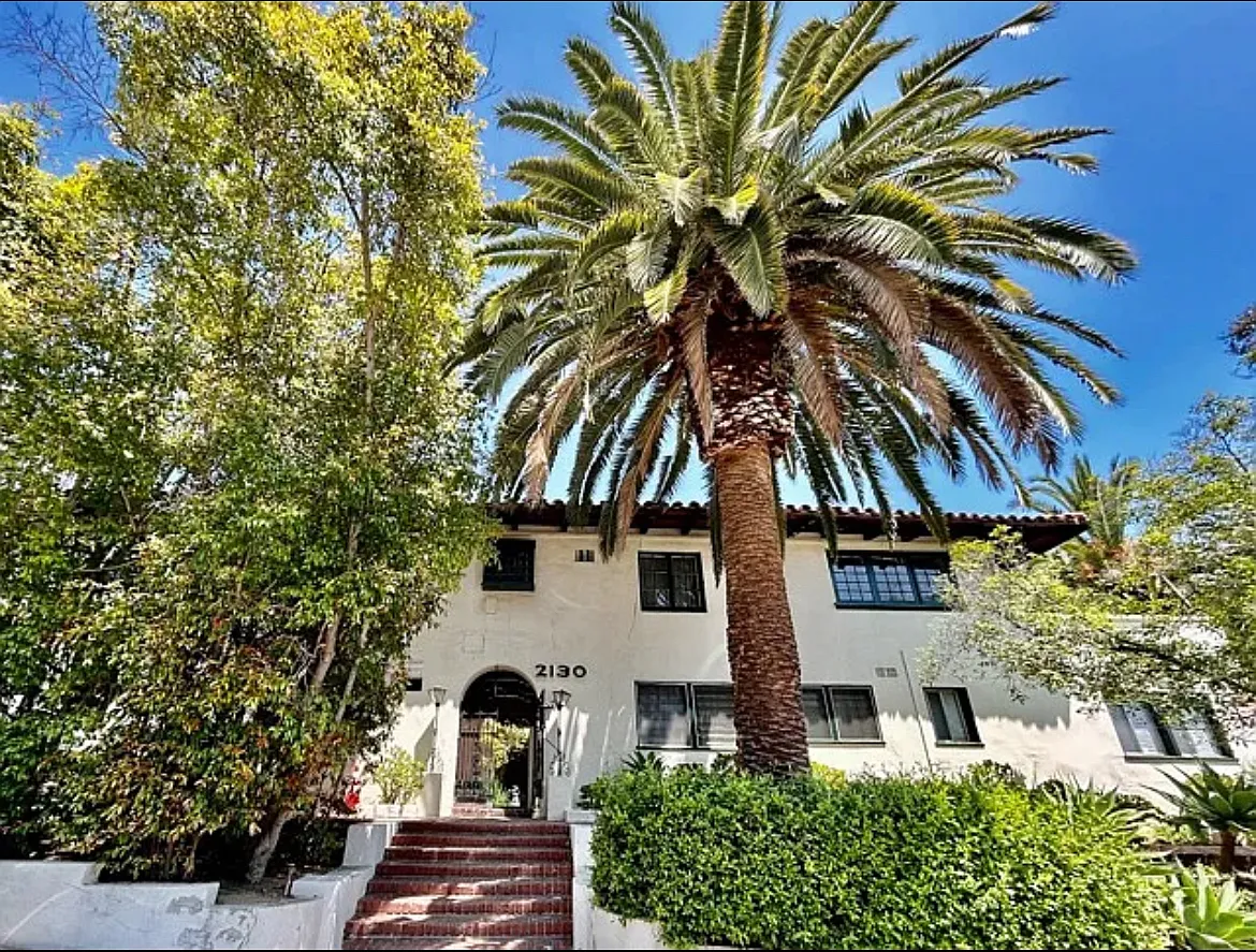 2130 Vista Del Mar St — Photo 1
