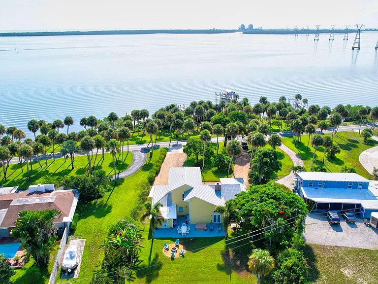 7501 S Indian River Dr — Photo 41
