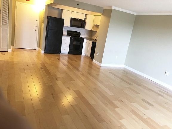 2nd image of 1025 Hancock St APT 8K