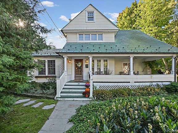 2nd image of 20 5th Avenue