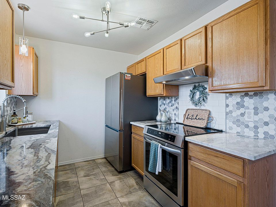 1st image of 1115 E Hedrick Dr