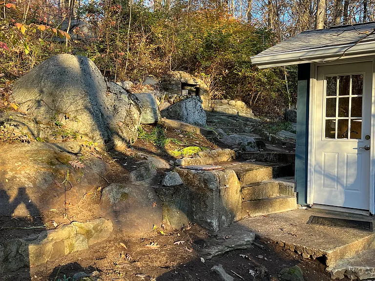 24 Columbia Rd — Photo 8