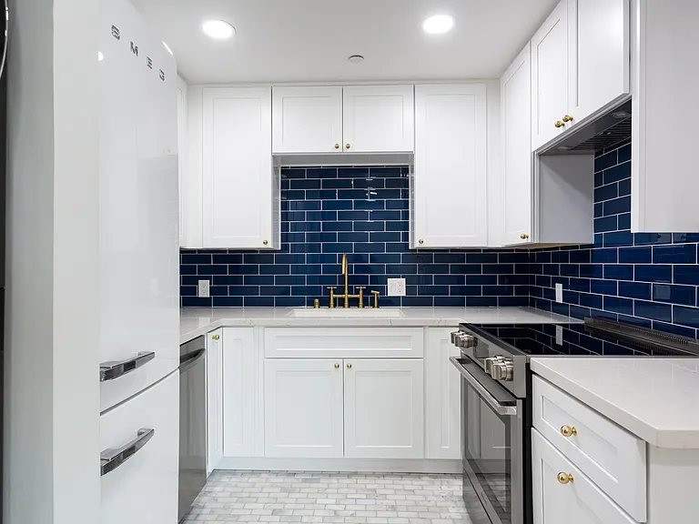 4082 Albatross St #11 — Photo 2