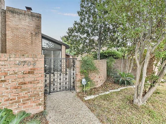 2nd image of 4704 N Cashel Cir