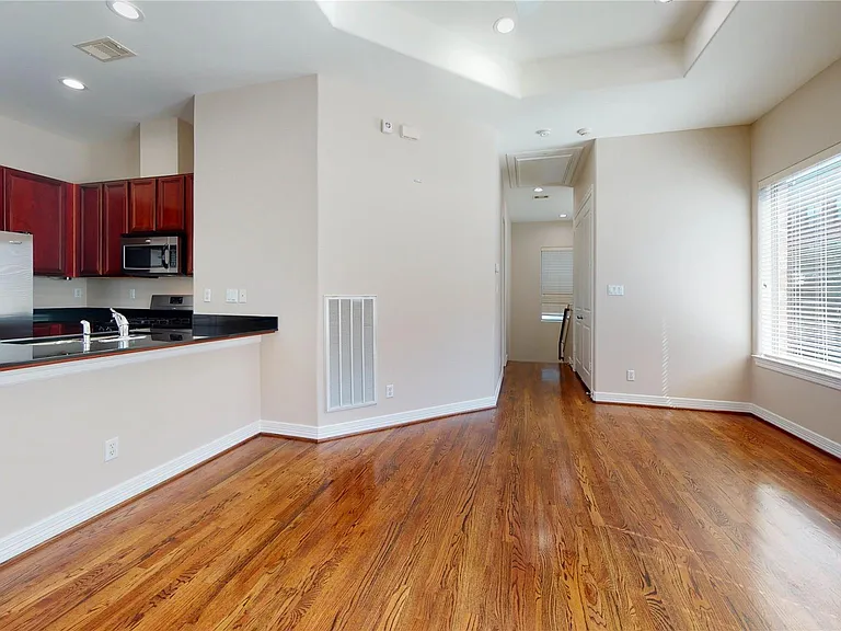 3826 Center St — Photo 22