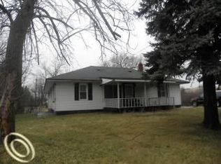 1295 Giddings Rd, Pontiac, MI 48340