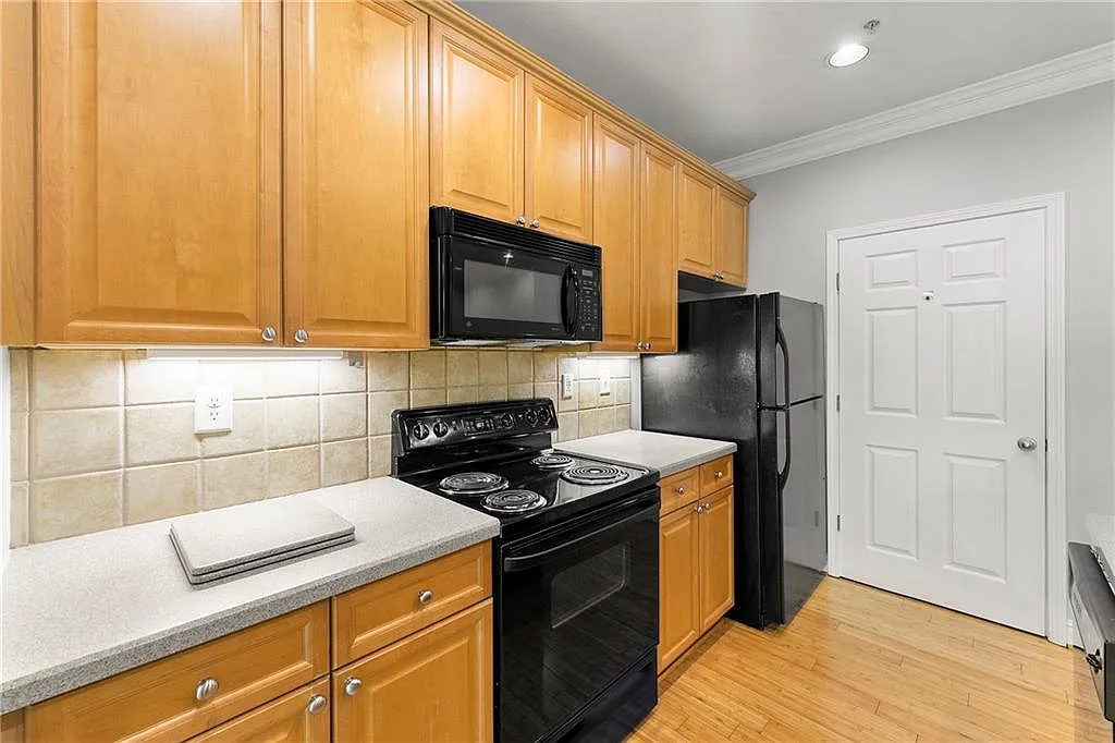 4201 Stratford Commons - 1 — Photo 3