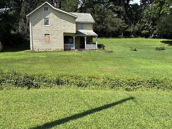 2nd image of 626 Stoney Ln