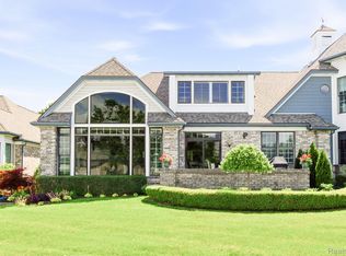 954 Edison Shores Ct, Port Huron, MI 48060