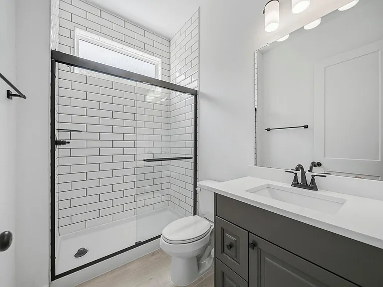 7422 Netherfield Ln — Photo 15