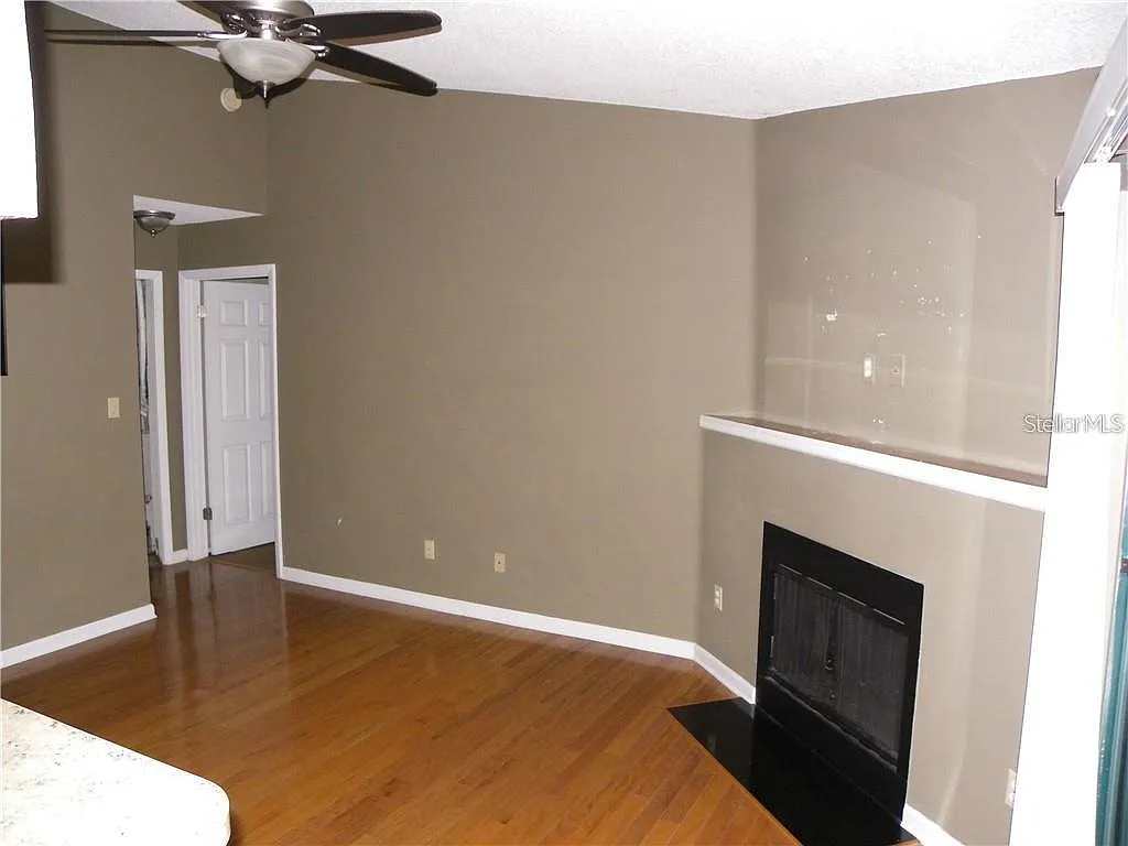 1 bed, 1.0 bath, 684 sqft, $1,350 — Photo 2