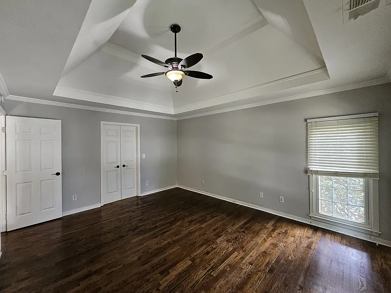 450 Eastbourne Way — Photo 14