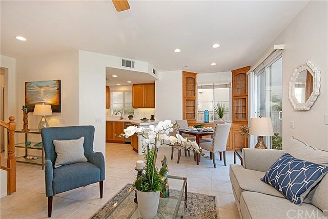 1st image of 217 Kensington Park