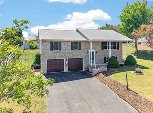 185 Cove Hills Dr, Wytheville, VA 24382
