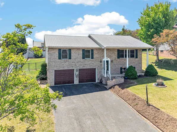 185 Cove Hills Dr, Wytheville, VA 24382