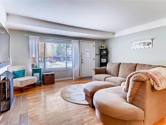 3rd image of 114 N Woodlawn St