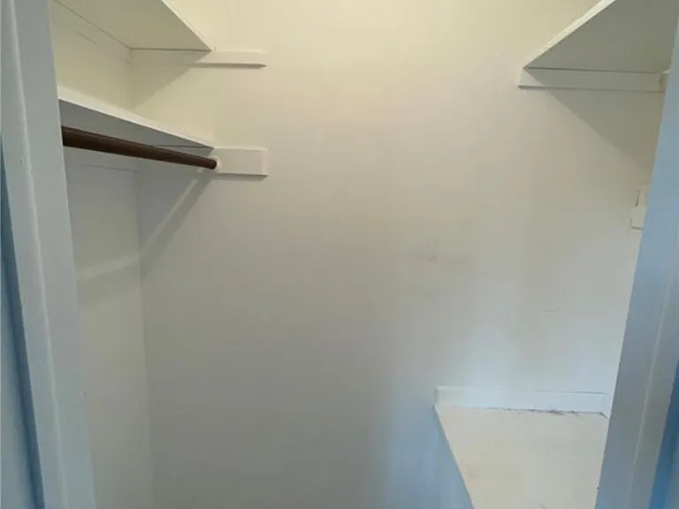 422 Eastbrooke Ln — Photo 13