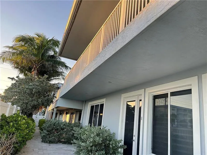 Ocean Terrace Beachside — Photo 4