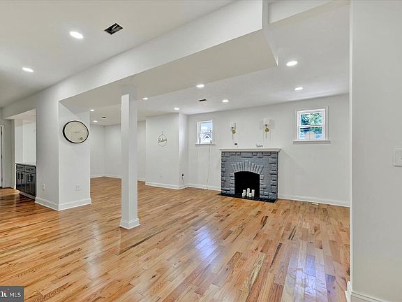 3rd image of 2400 W Lafayette Ave