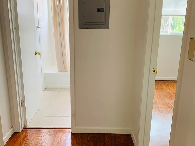 2235 McKinley Ave #3 — Photo 7