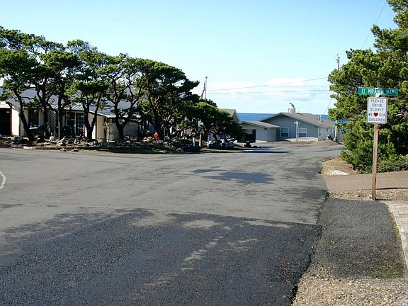 4th image of 325 Coronado Dr