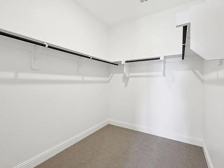 707 Hemingway Ln — Photo 10