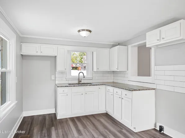 5706 Barrett Ln, Louisville, KY 40272