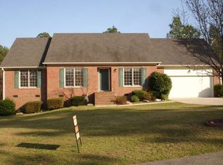 701 Foxcroft Dr, Fayetteville, NC 28311