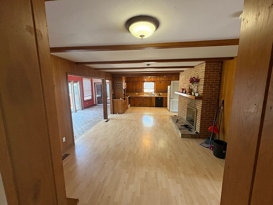 1st image of 1419 N Woolsey Ave
