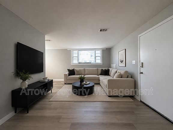 3rd image of 1100 25th St #3