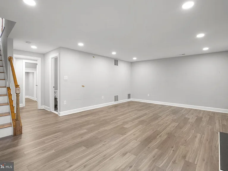 10 Loganwood Ct — Photo 31