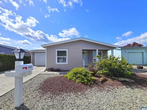 634 N 7th Ave, Sequim, WA 98382