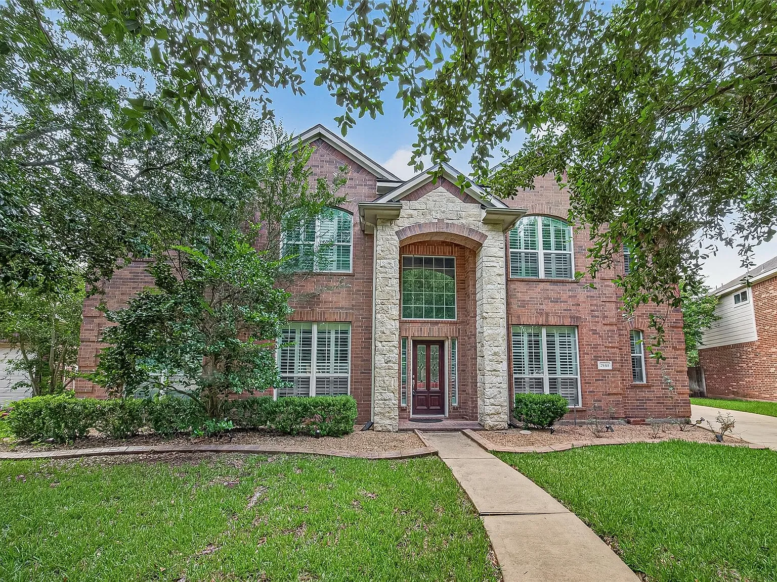 4 bed, 3.5 bath, 3404 sqft, $3,190 — Photo 1