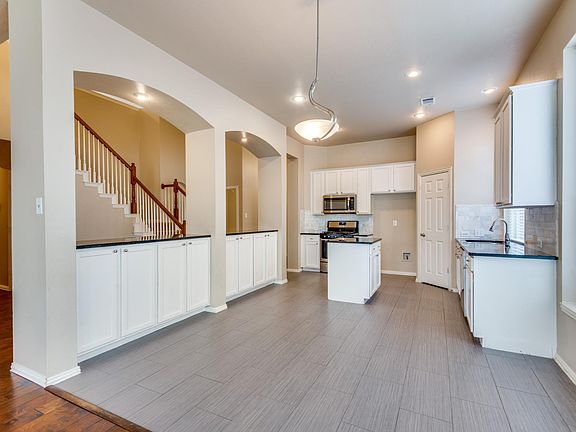 4th image of 1440 Forest Oaks Ct