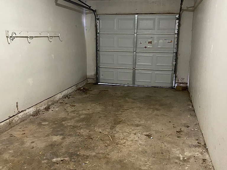 1018 E Main St — Photo 16