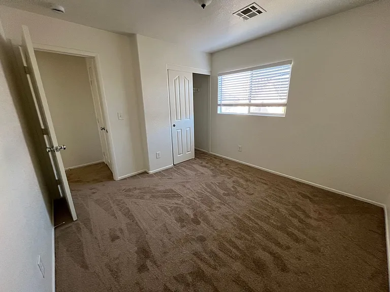 718 Thornford St — Photo 21