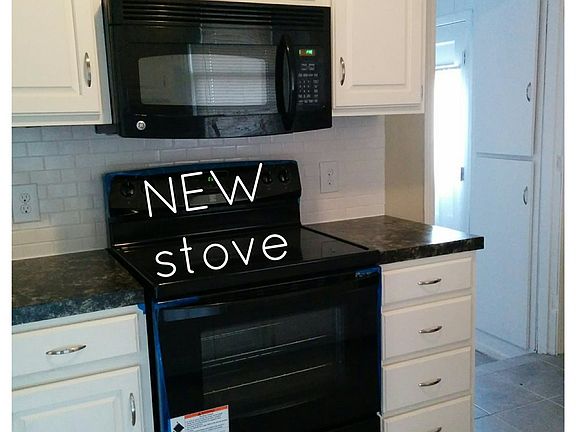5th image of 1405 NW Longview Ave
