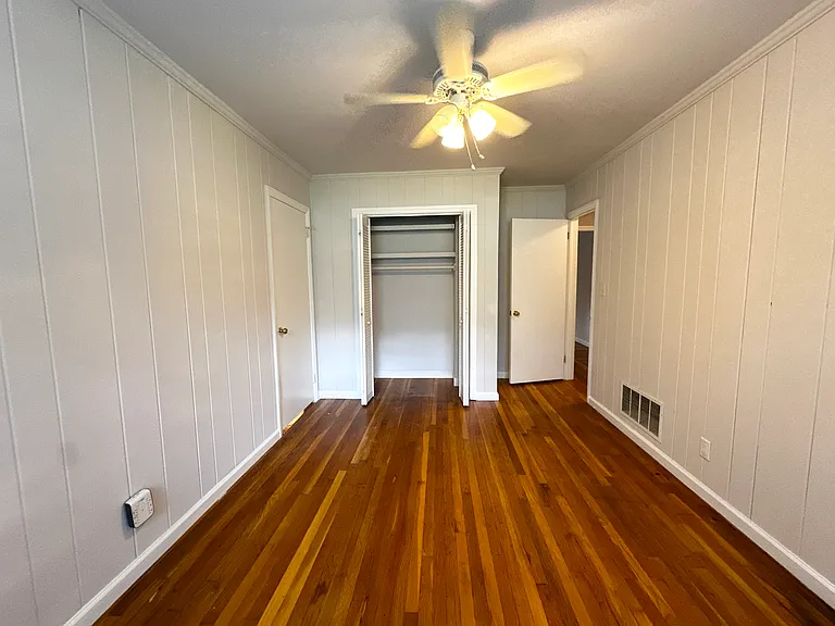 538 N Superior Ave — Photo 25