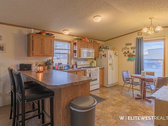 4th image of 2729 D Avenue