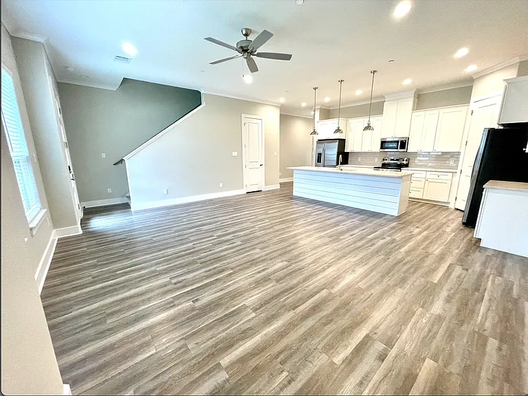 401 Park Pl — Photo 6