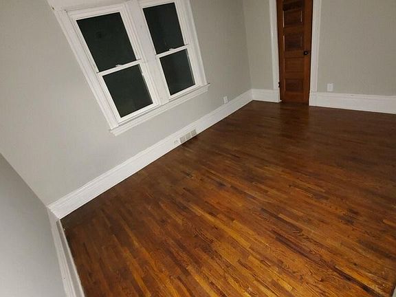 3rd image of 324 W Roosevelt St #2