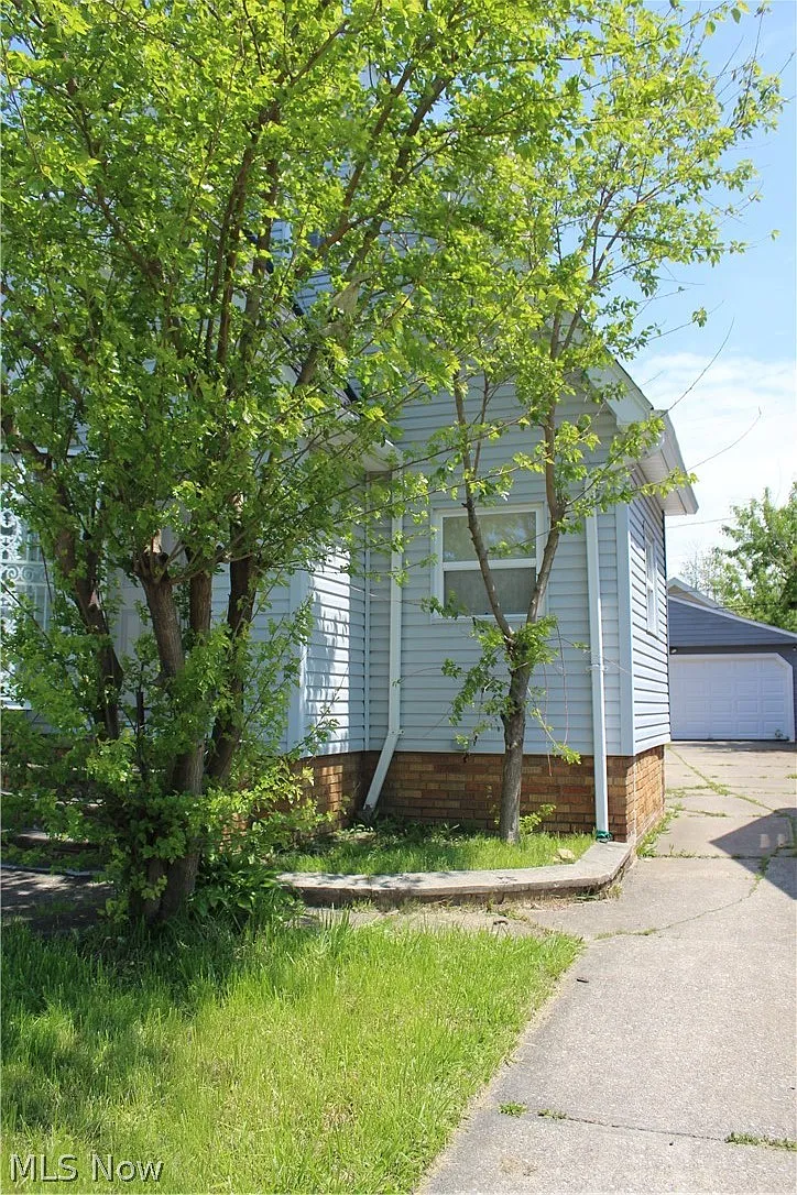 Building Photo - 3629 W 130th St