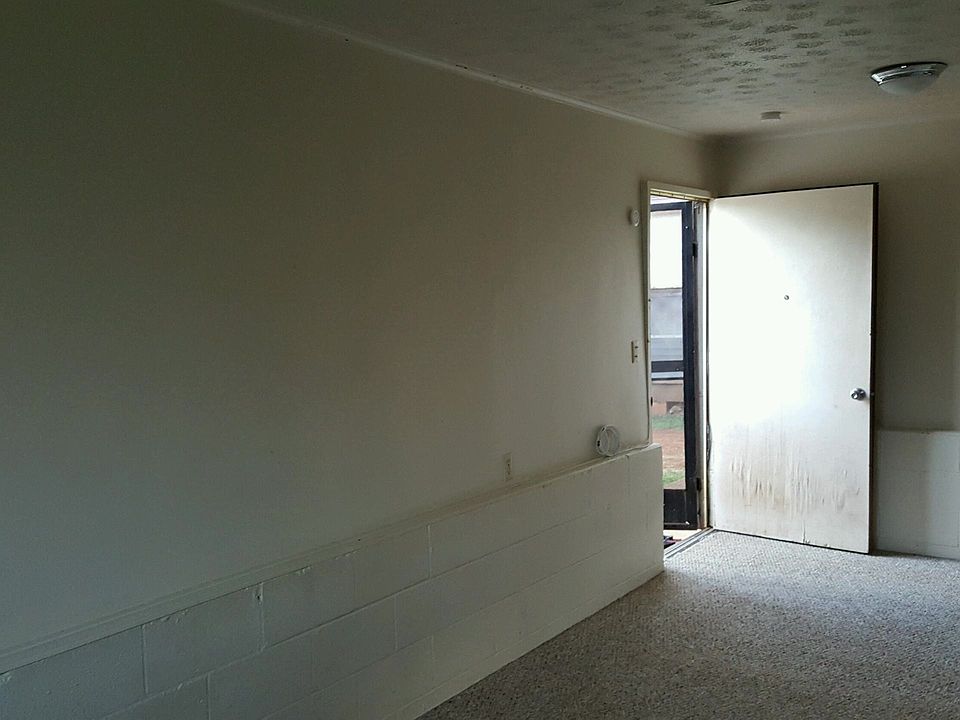 2nd image of 99-40 E Upapalu Dr