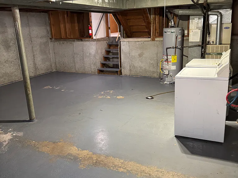 Garage + Washer/Dryer