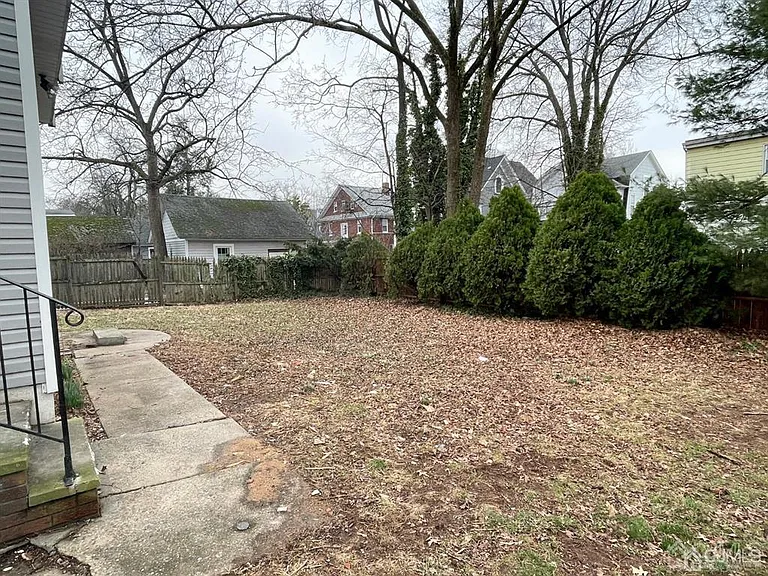 34 Cedar Ave — Photo 23