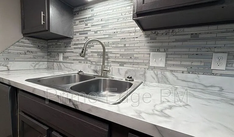 4520 Calvert St #6 — Photo 10