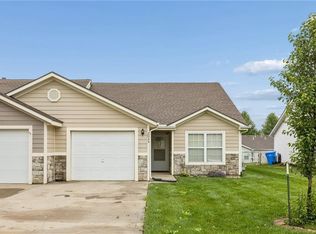 2055 Brook Ridge Ct, Tonganoxie, KS 66086