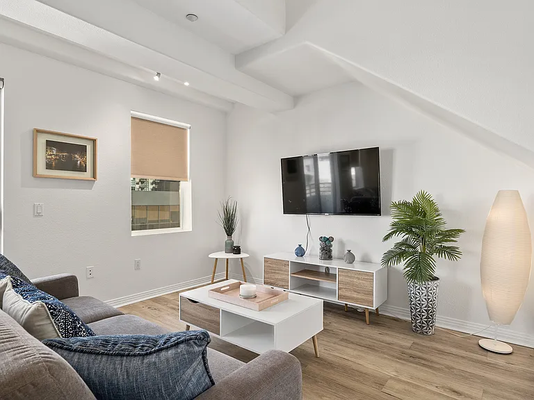1501 India St #607 — Photo 3